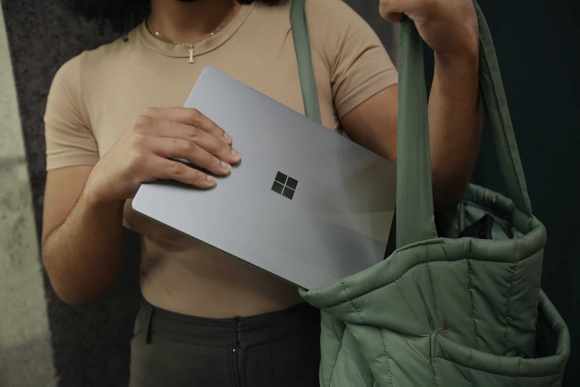 Surface 97unusnnimc unsplash